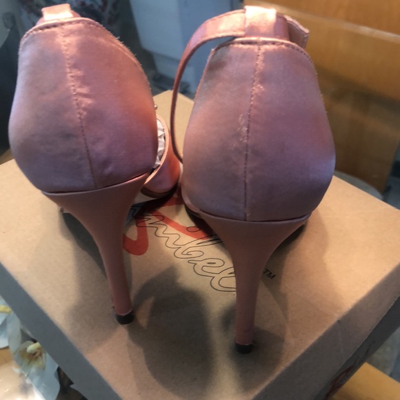 New never worn dress heels size 8 - Picture 6 of 6